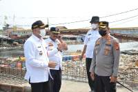 Kapolres Metro Tangerang Bersama Bupati Tinjau Pos Pantau
