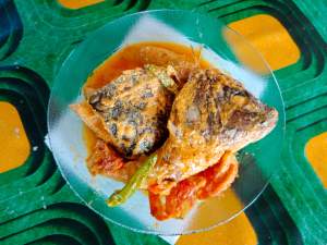 Gulai kepala ikan tilapia (Grandong)  salah satu hidangan diminati masyarakat.