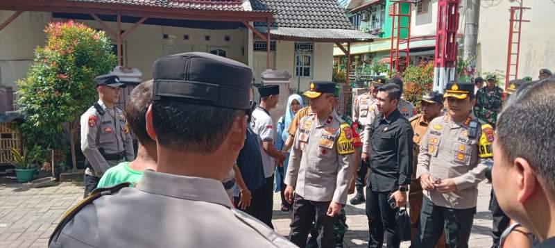 Didampingi Kapolresta, Wakapolda Banten Kunjungi TPS Villa Balaraja