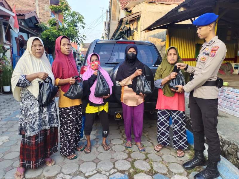 Ditpolairud Polda Banten Bagikan Sembako Kepada Anak Yatim dan Kaum Dhuafa