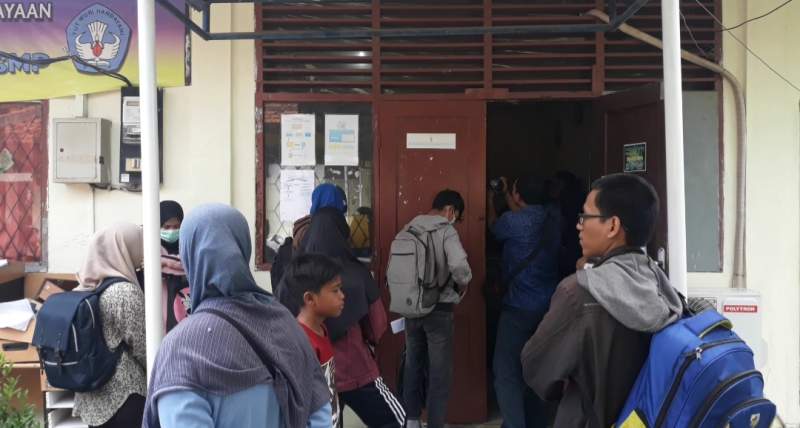 PPDB Online Tingkat SMP, Wali Murid Sebut Tanda Tangan Kepala Dinas Syarat Masuk Sekolah Favorit