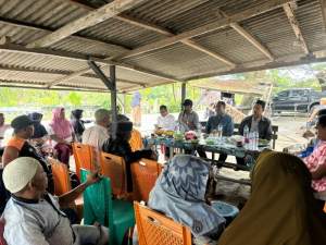 Temu Ramah dengan Masyarakat Teluk Mengkudu, Darma Wijaya Janji Bangun Jalan dan Berikan Asuransi bagi Nelayan