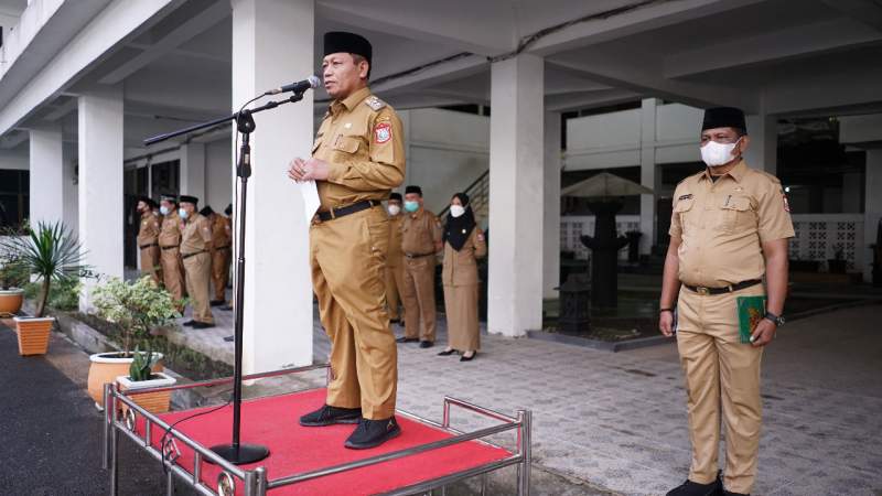 Apel Perdana, Plt Wali Kota Waris Thalib Mengajak ASN Tingkatkan Semangat Kerja