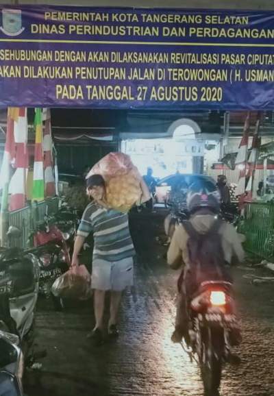 Rencana Revitalusasi Pasar Ciputat, Para Pedagang Mengaku Kesulitan Berdagang