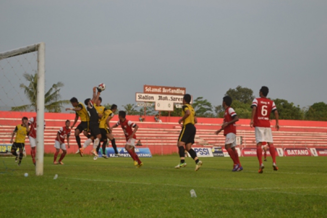 Perserang Sukses Benamkan Uni Bandung