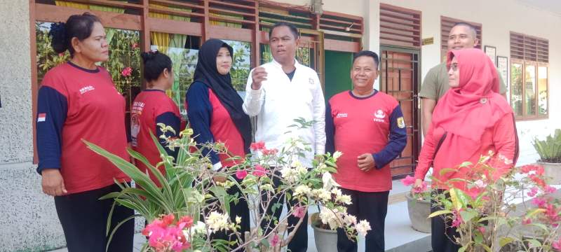 Bupati Serdang Bedagai, Darma Wijaya meninjau sekolah SDN 105417 Tanah Raja.