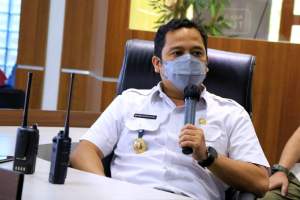 Untuk Memudahkan Komunikasi Pegawai Dilapangan, Arief Launcing Sistem Integrasi HT dengan Smartphone