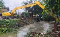 Proyek Normalisasi Kali Anak Cidurian di Sukamulya Disoal