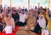 Berbagi Keberkahan Ramadan, Haji Ali Zamroni &amp; Haji Rifky Salurkan Ribuan Paket Sembako