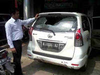 Mobil Ketua LSM BICC Dirusak