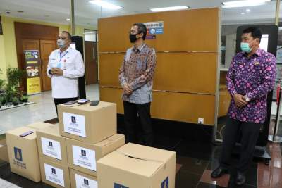 Zaki Terima 8000 Paket Sembako Dari Paramount Land Untuk Dampak Covid 19