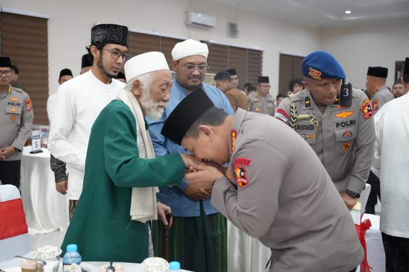 Kapolri Bukber Bersama Tokoh dan Ulama Banten