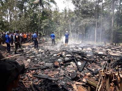 Tiga Rumah Warga di Lebak Hangus Dilalap Api