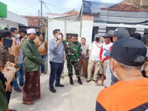 Pemagaran Jalan Lingkungan di Desa Muncung Kronjo Diprotes Warga