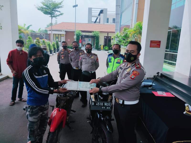 Viral Lantaran Free Style di Bintaro, Marwan Malah diberi Hadiah Sepeda Motor