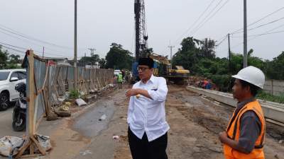 Sidak Pembangunan Jembatan, Gubernur Perintahkan Agar Papan Pengumuman Proyek Dipasang