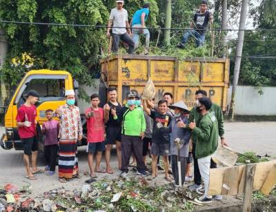 Anggota DPRD Provinsi Banten Gelar Baksos dengan Mahasiswa