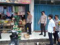 Forkopimcam Sindang Jaya bersama Kapolsek Pasar Kemis Cek Ketersediaan Minyak Goreng