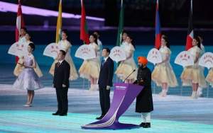 Presiden China, Xi Jinping, resmi membuka Asian Games 2023 di Stadion Nasional Hangzhou, China, Sabtu (23/9/2023) malam.
