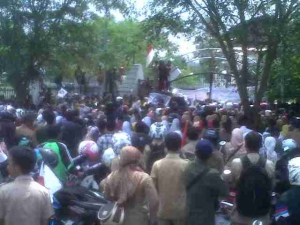 Demo Tenaga Honorer Banten Ancam Pemerintah Boikot Pilpres 2014