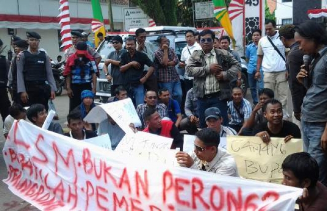 LSM Bersatu Desak Bupati Minta Maaf