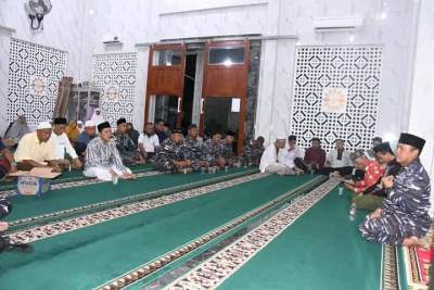 Pererat Silaturahmi, Danlanal TBA Safari Ramadhan di Masjid Taqwa