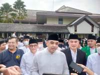 Pake Sarung, Bupati dan Wakil Bupati Tangerang Gelar Upacara Hari Santri