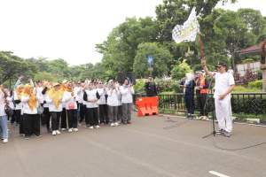 Pj Bupati Tangerang Lepas Gerak Jalan di Puspemkab Tigaraksa