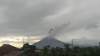 Gunung Sinabung erupsi dengan tinggi kolom abu 1000 meter.