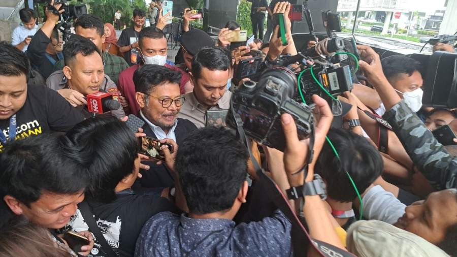 Menteri Pertanian Syahrul Yasin Limpo usai diperiksa KPK, Senin (19/6/2023) kemarin.