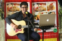 Bams Tampil Di Warung German Frank Wurst Bintaro