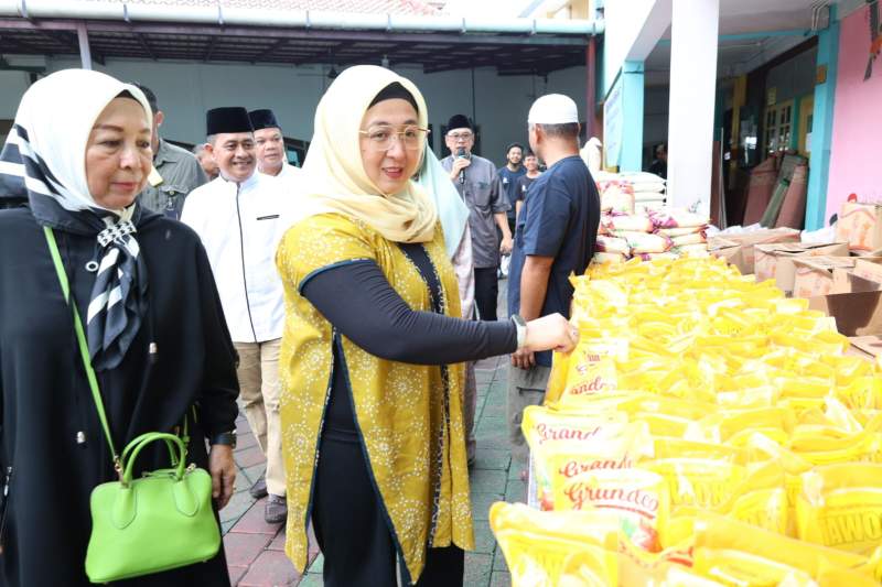 Wabup Intan Hadiri Ramadan Berkah DKM Masjid Jami Al-Ukhuwah