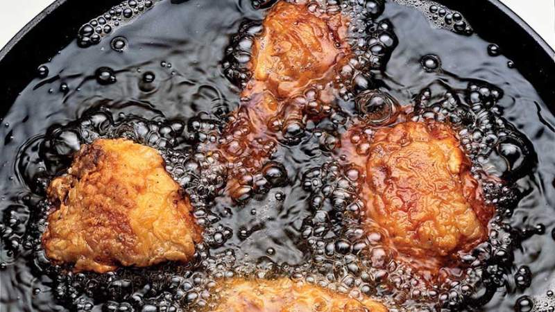 Bahaya Penggunaan Minyak Goreng Berulang, Ini Batas Amannya!