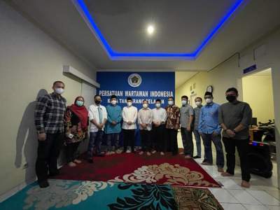 Berbagi Berkah Ramadan, PWI Tangsel Gelar Silaturahmi dan Santunan Anak Yatim