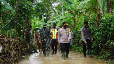 Bantu Korban Banjir, Polres Lebak Kerahkan Personil