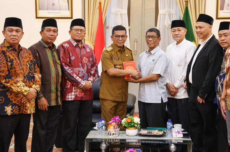 Gubernur Banten Terima Bantuan 15.000 Mushaf Alquran untuk Disalurkan ke Ponpes, Tempat Ibadah, dan Masyarakat