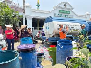 Kemarau Panjang di Tangerang, Perumdam TKR Salurkan 2,5 Juta Liter Air Bersih
