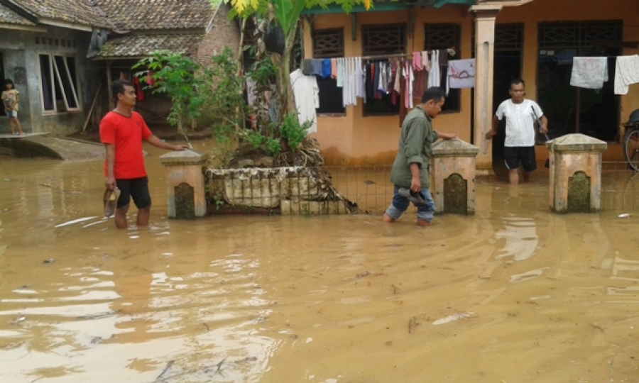 Banjir setiap tahun menggenangi Kampung Suka Maju, belum ada perhatian dari Pemkab Serang