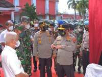 Tinjau Vaksinasi Serentak Lansia di Asahan, Kapolda Sumut : Rapatkan Barisan Cegah Penyebaran Covid-19