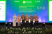 8 Unit Usaha APP Group Raih Penghargaan Tertinggi TOP CSR Awards 2024