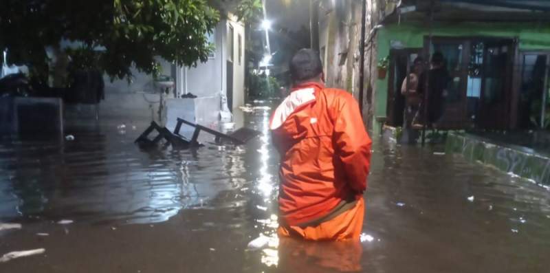 Hujan Deras Rendam Tangsel, 16 Titik Banjir Surut Dini Hari
