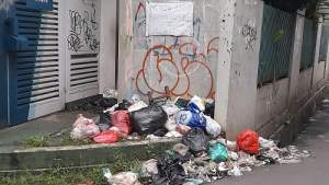 Tumpukan sampah yang ada di salahsatu kawasan Kota Tangsel.