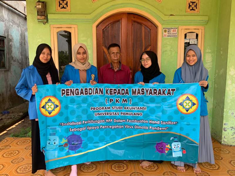 Cegah Covid-19 Mahasiswa Unpam Sosialisasi Pembuatan Hand Sanitizer kepada Masyarakat