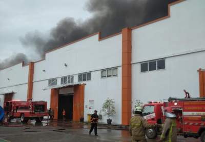Gudang Elektronik HP dan Kabel di Cilongok Pasar Kemis Terbakar