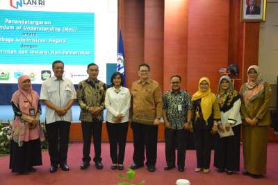 Mad Romli Tandatangani MoU Dengan Lembaga Adminstrasi Negara
