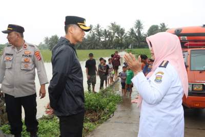 Kapolresta Tangerang tinjau genangan air.
