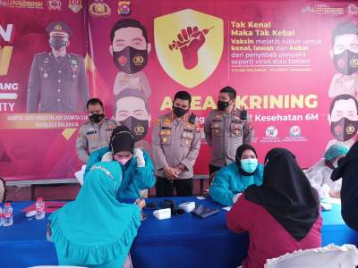 Warga Antusias Ikuti Vaksinasi di Polsek Balaraja