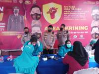 Warga Antusias Ikuti Vaksinasi di Polsek Balaraja