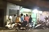 Warga Parahu Sukamulya Geruduk Toko Tramadol dan Exsimer