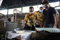 Sempat Langka, Wakil Wali Kota Tinjau Langsung Pabrik Tahu di Ciputat Timur